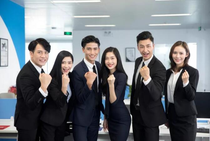 西服定制中，如何選擇到適合自己心儀的西服